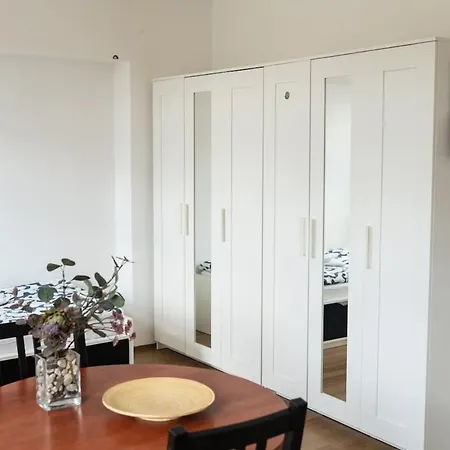 Ubytovanie v rodine With 2 Beds In The Old Town