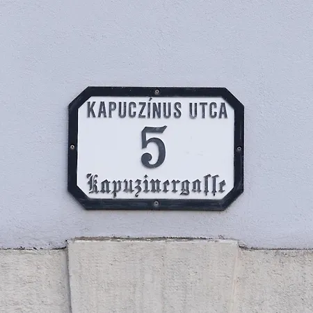 Ubytovanie v rodine With 2 Beds In The Old Town